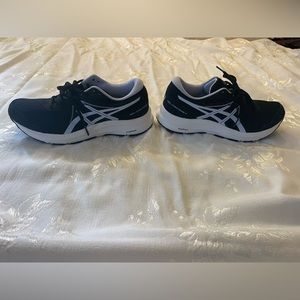 ASICS Gel Contend 7, size 7.5 black & light blue